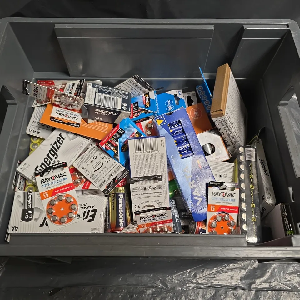 LARGE QUANTITY OF ASSORTED BATTERIES