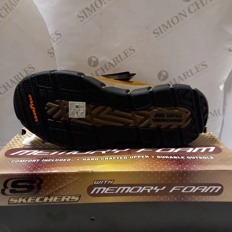 SKECHERS MEN'S DARK BROWN LACE UP BOOTS - SIZE 10