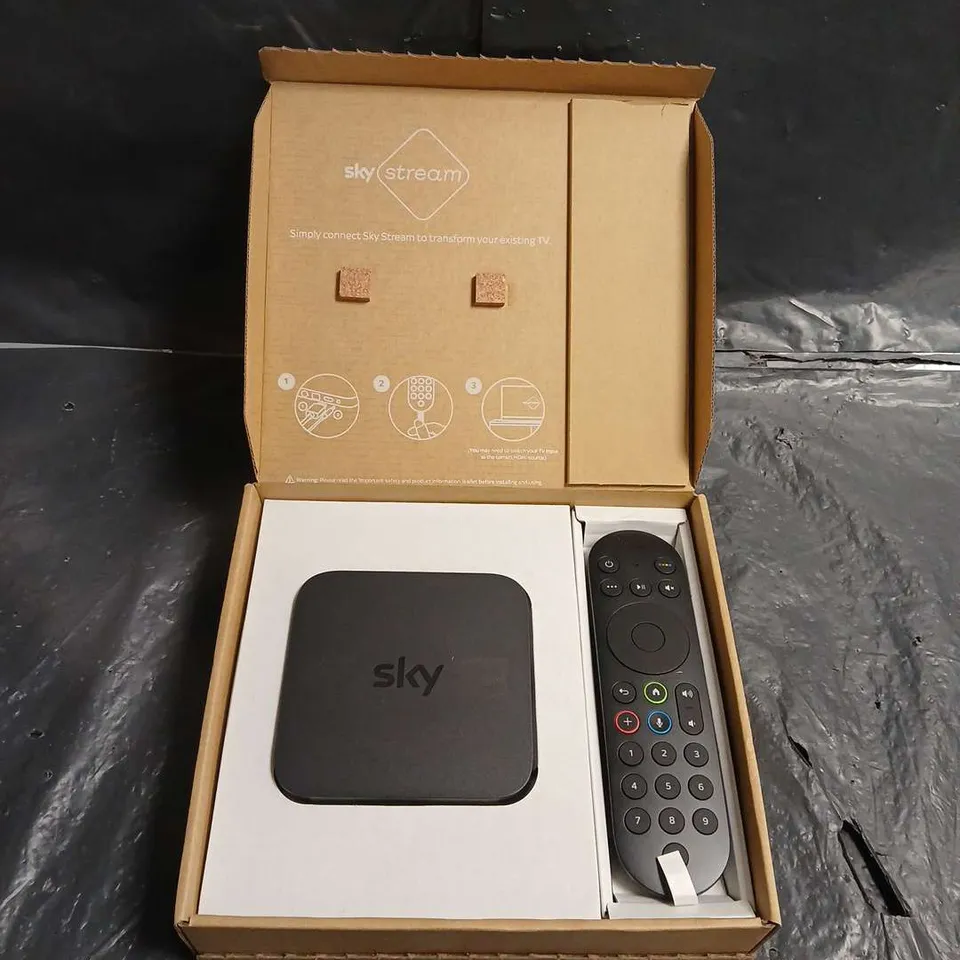 SKY STREAM STREAMING DEVICE WITH REMOTE – BOXED 