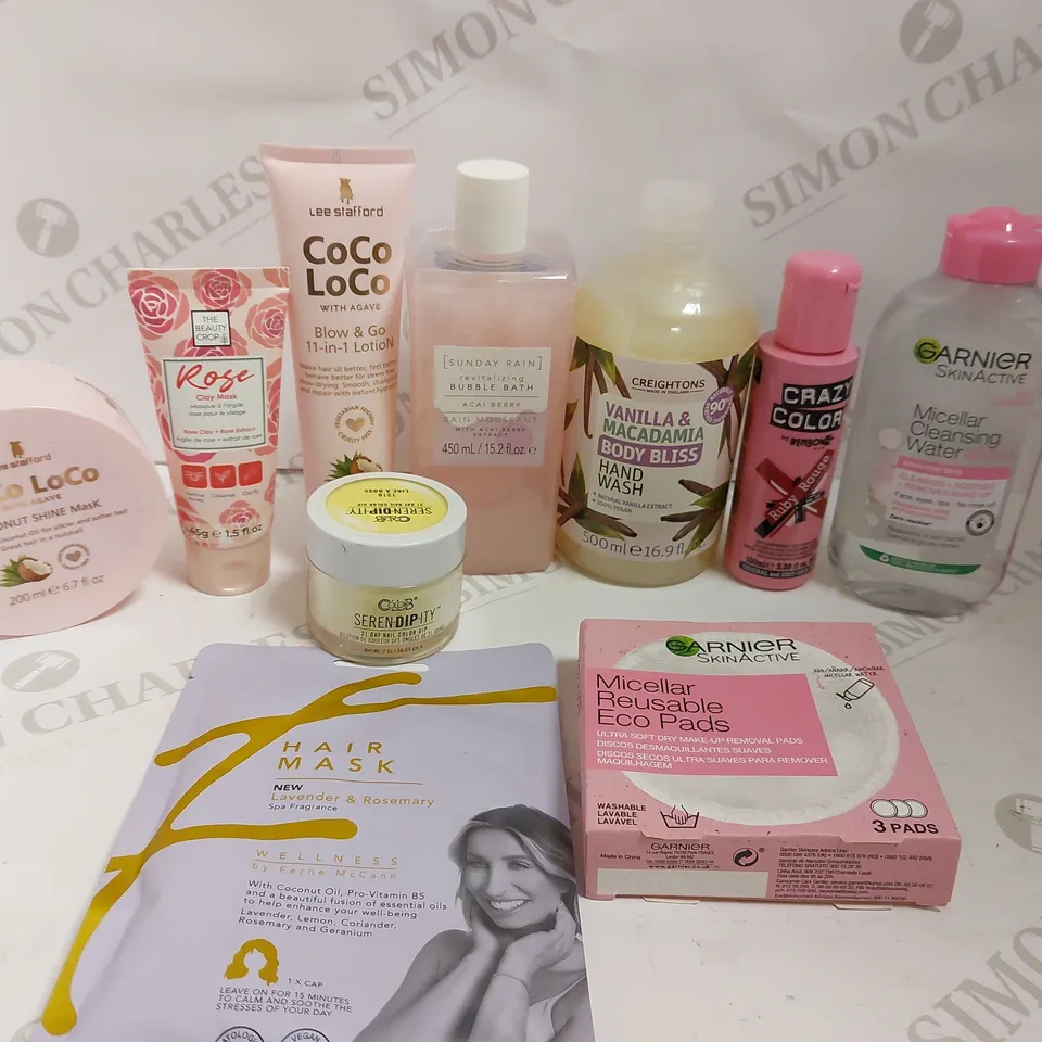 BOX OF APPROX 20 COSMETIC ITEMS TO INCLUDE LEE STAFFORD COCOLOCO 11-IN-1 LOTION, HAIR MASK AND GARNIER MICELLAR WATER