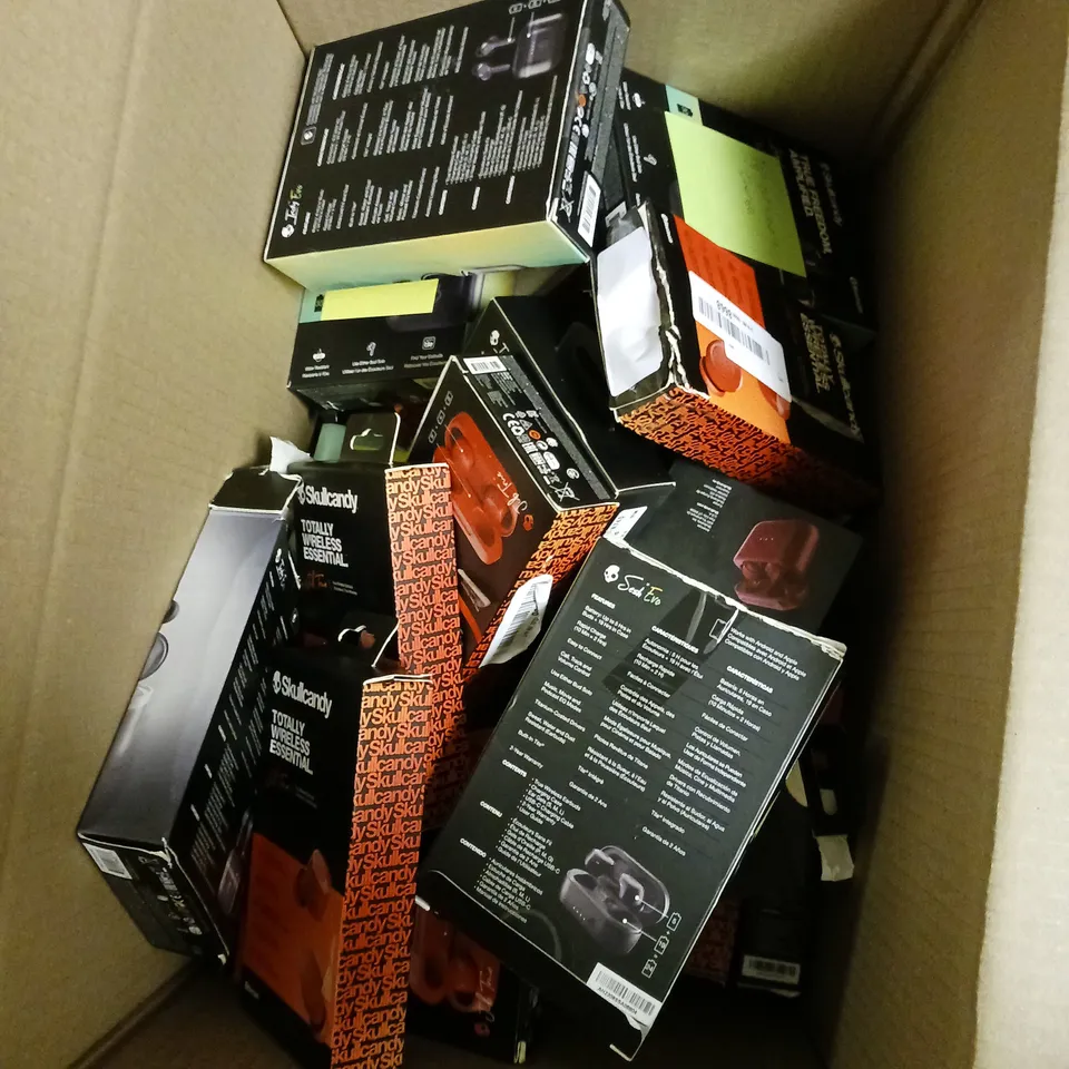 LOT OF APPROX 30 FAULTY SKULLCANDY WIRELESS HEADPHONES IN ASSORTED COLOURS AND DESIGNS