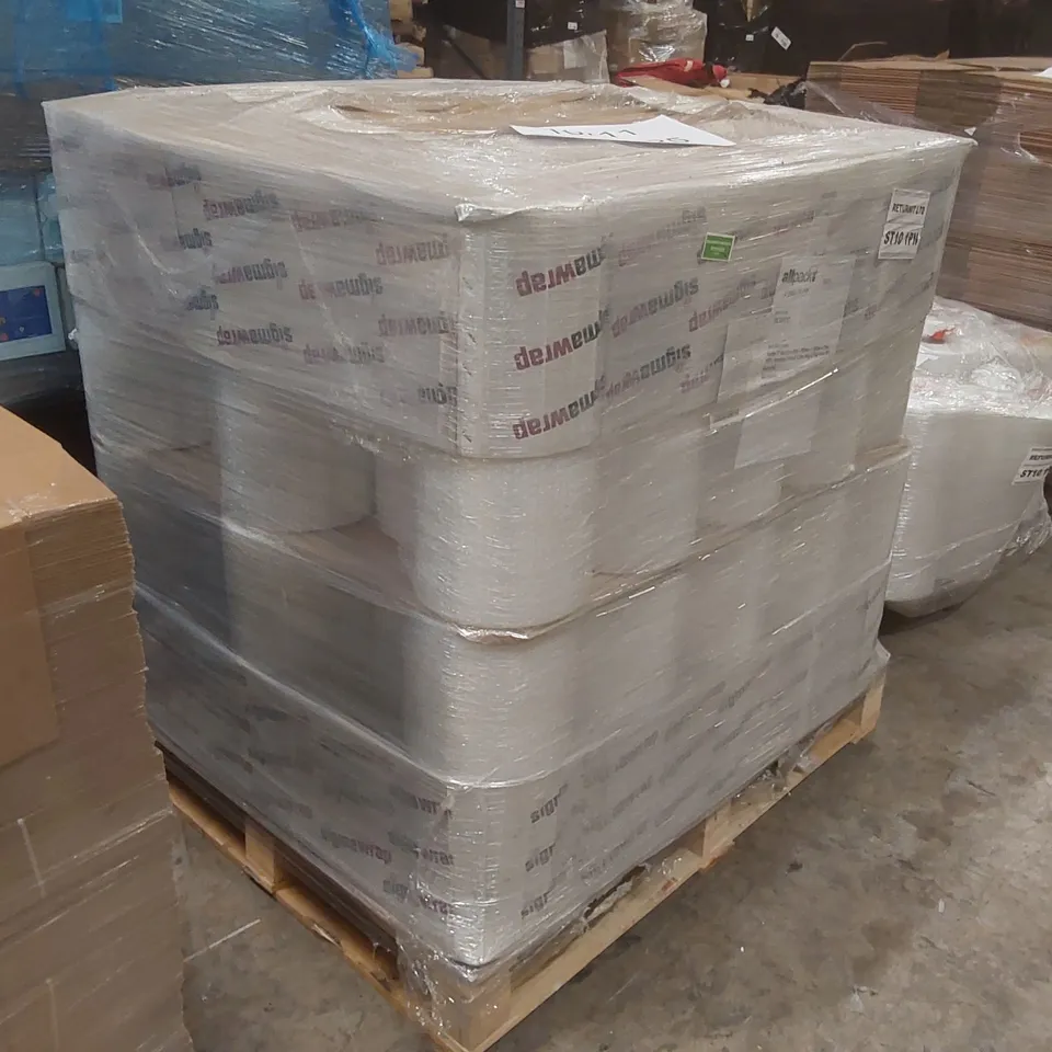 PALLET CONTAINING A VERY LARGE QUANTITY OF BUBBLE WRAP