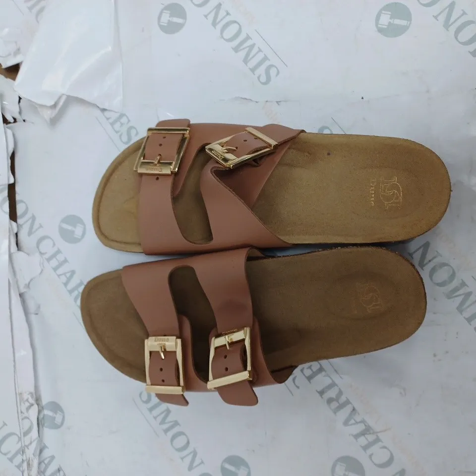 BOXED DUNE LONDON BUCKLE SANDAL 7/40