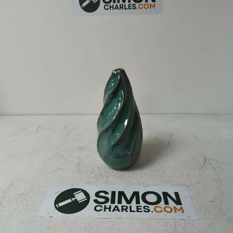 GISELA GRAHAM GREEN SWIRL DESIGN VASE