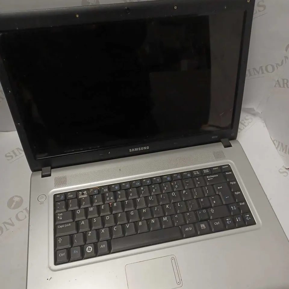 SAMSUNG R519 LAPTOP