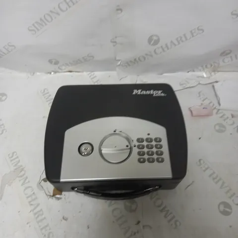 MASTERLOCK CASE