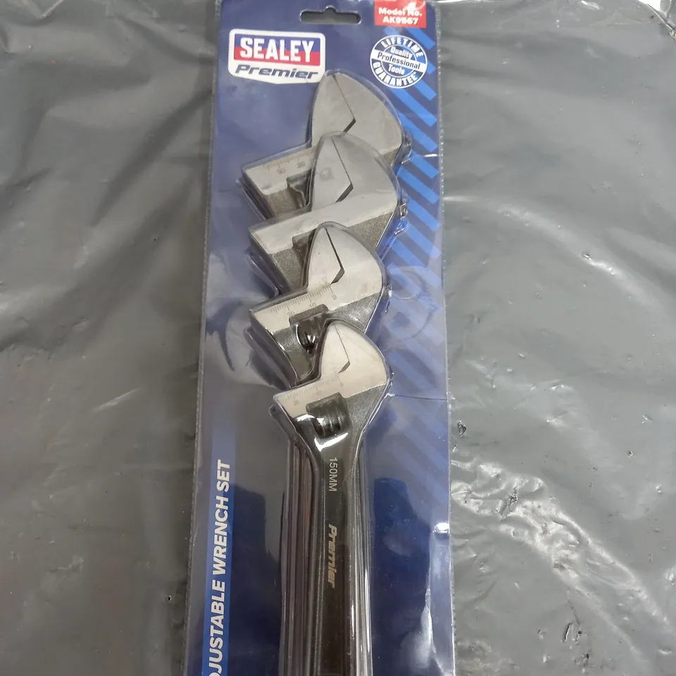 SEALEY 4PC ADJUSTABLE WRENCH SET 