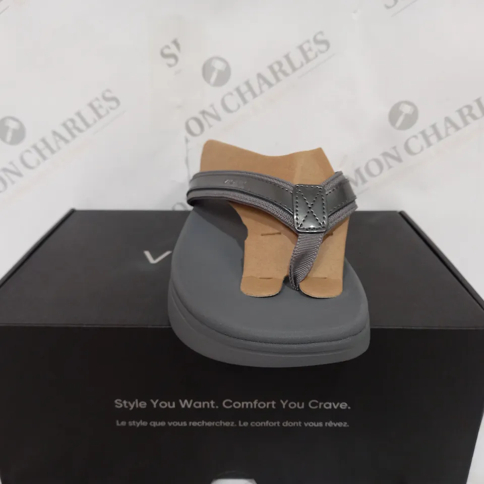 VIONIC PLATFORM OPEN TOE SANDAL IN GREY - SIZE 7