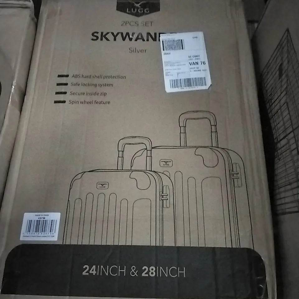 BOXED LUGG SKYWANDER HARDSHELL SUITCASE - SILVER 