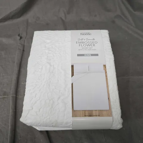 SOFT & SMOOTH EMBOSSED FLOWER DUVET SET - KING