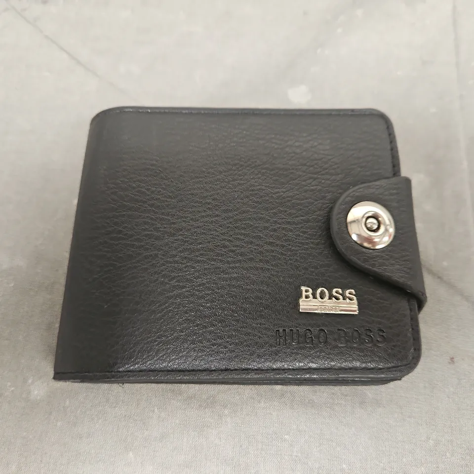 HUGO BOSS FLIP WALLET WITH BUTTON CLASP