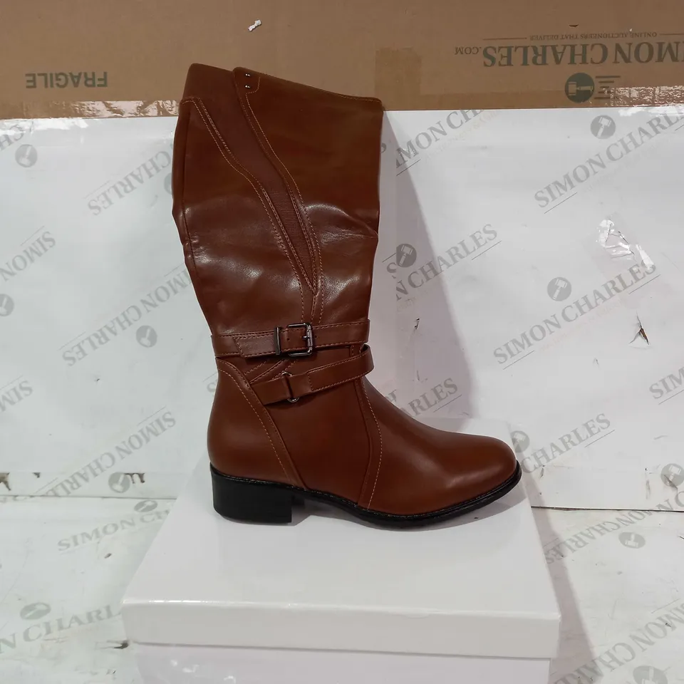 BOXED PAIR OF DESIGNER LEATHER BOOTS IN BROWN EU SIZE 38