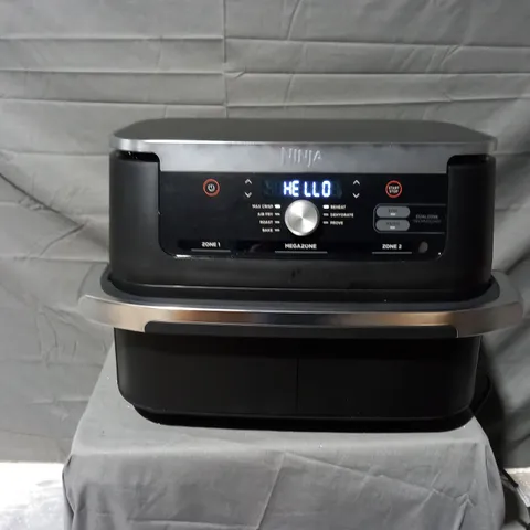 BOXED NINJA10.4L FOODI FLEXDRAWER DUAL AIR FRYER IN BLACK AF500UK