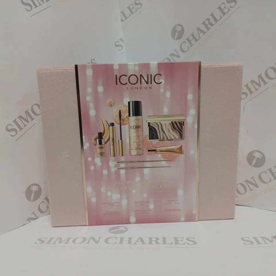 BOXED ICONIC LONDON GLOWING OUT-OUT BEAUTY SET  RRP £60