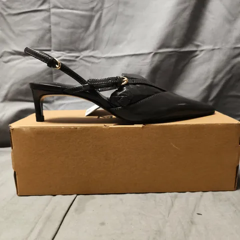 BOXED PAIR OF MNG POINTED TOE LOW HEEL SHOES IN DARK BROWN SIZE UK 2