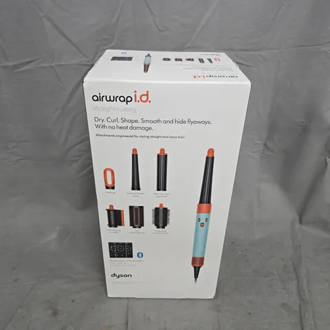 BOXED AND SEALED AIRWRAP I.D. STRAIGHT+WAVY