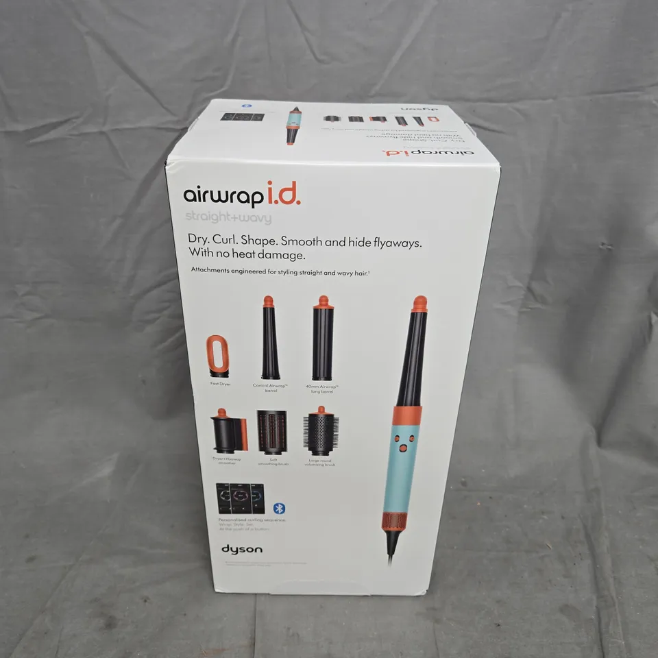 BOXED AND SEALED AIRWRAP I.D. STRAIGHT+WAVY