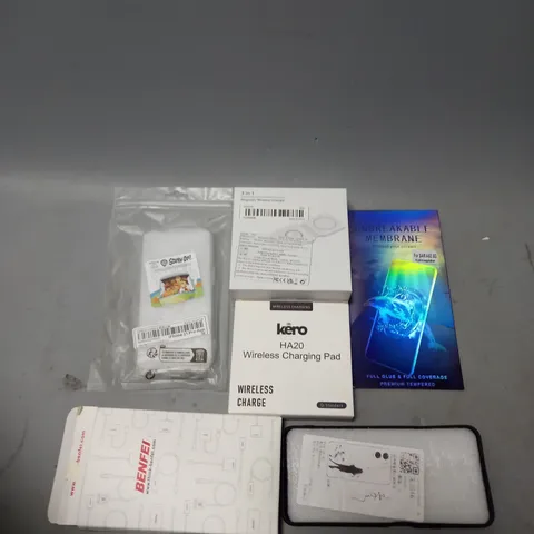 APPROXIMATELY 30 ASSORTED SMARTPHONE ACCESSORIES TO INCLUDE SCREEN PROTECTORS, CHARGING CABLES, PROTECTIVE CASES ETC