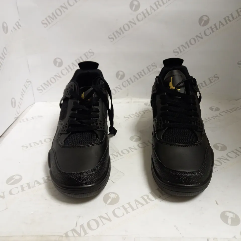 DESIGNER TRAINER IN THE STYLE OF NIKE AIR BLACK JORDAN 4 