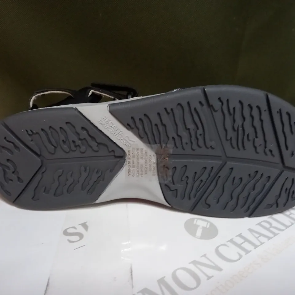 REGATTA LADY ROMA SANDALS SIZE 6