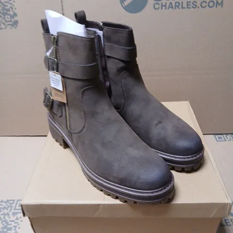 JO & JOE SACRAMENTO BROWN BOOTS – UK 7