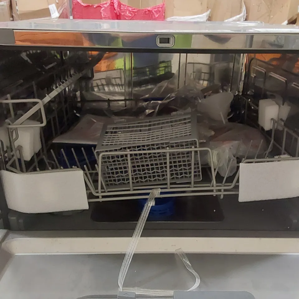 COMFEE TABLE TOP COMPACT DISHWASHER IN SILVER, MODEL: KWH-TD602E-S