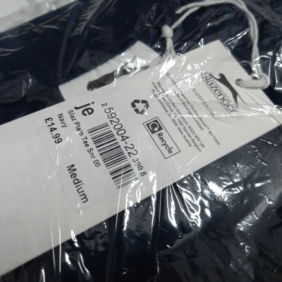 LOT OF 2 BAGGED SLAZENGER PLAIN NAVY T-SHIRTS - M & L