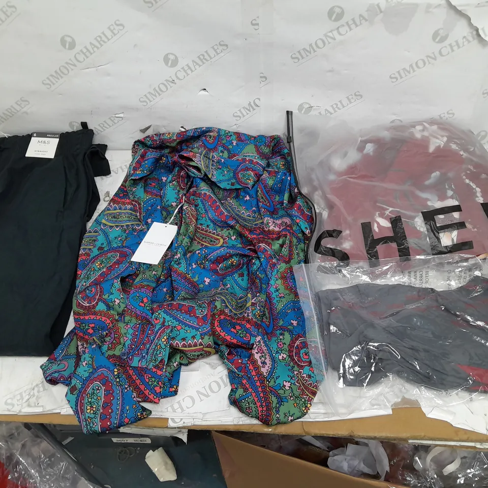 BOX OF APPROXIMATELY 18 ASSORTED ITEMS TO INCLUDE - DRESSES , JUMPERS , AND  T-SHIRTS ETC