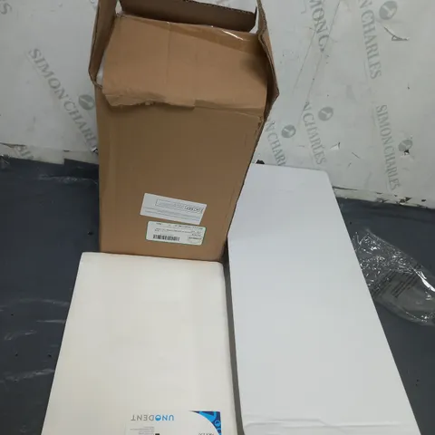APROXIMATELY 5 ASSORTED HOUSEHOLD ITEMS TO INCLUDE PILLOWS , NAPPIES , TOWELS , ETC