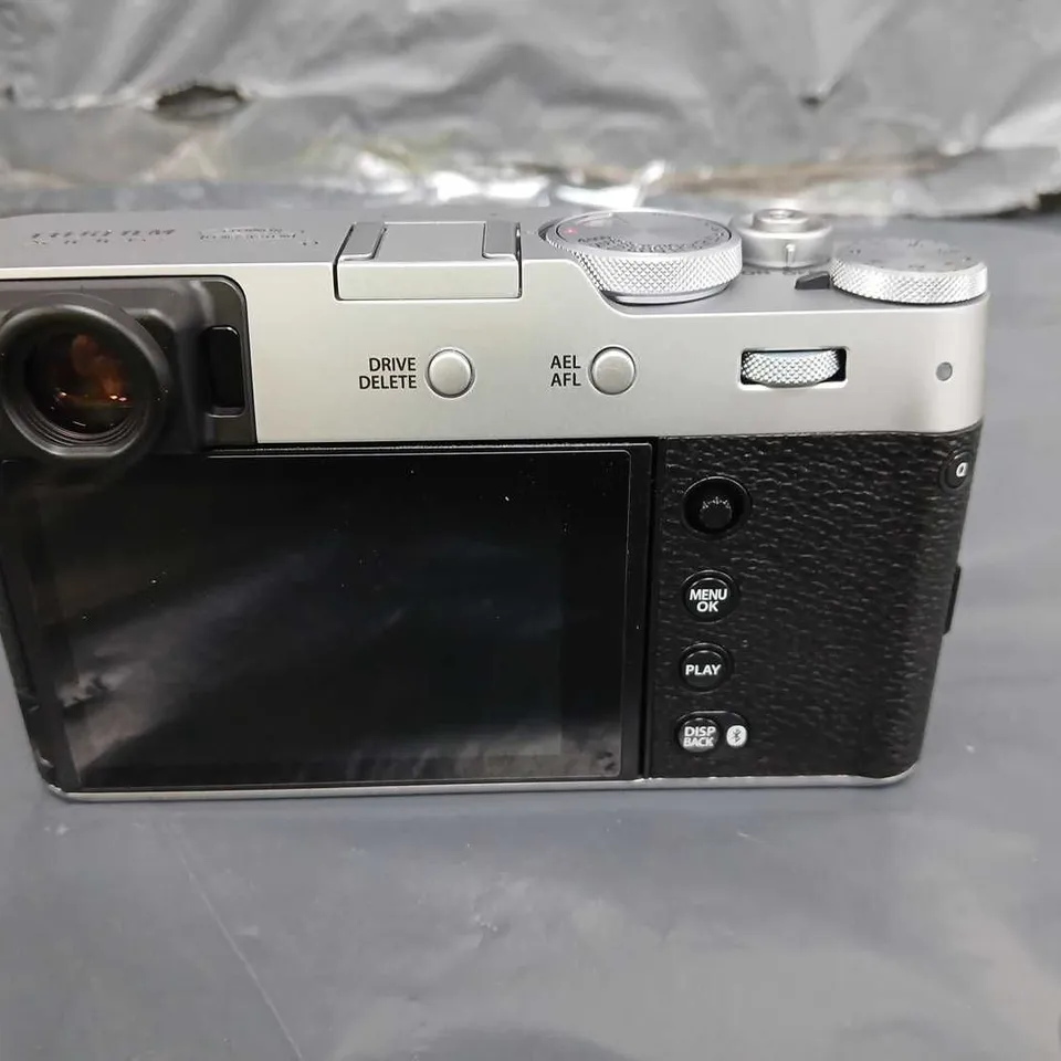 FUJIFILM DIGITAL CAMERA X100 VI