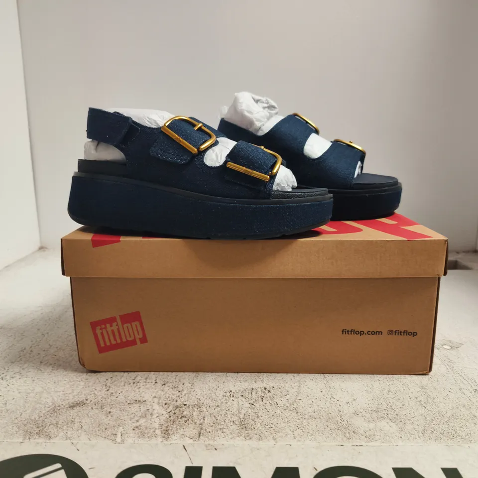 BOXED PAIR OF FITFLOP GEN-FF MAX BUCKLE DENIM BACK-STRAP SANDALS IN DARK DENIM SIZE UK 5