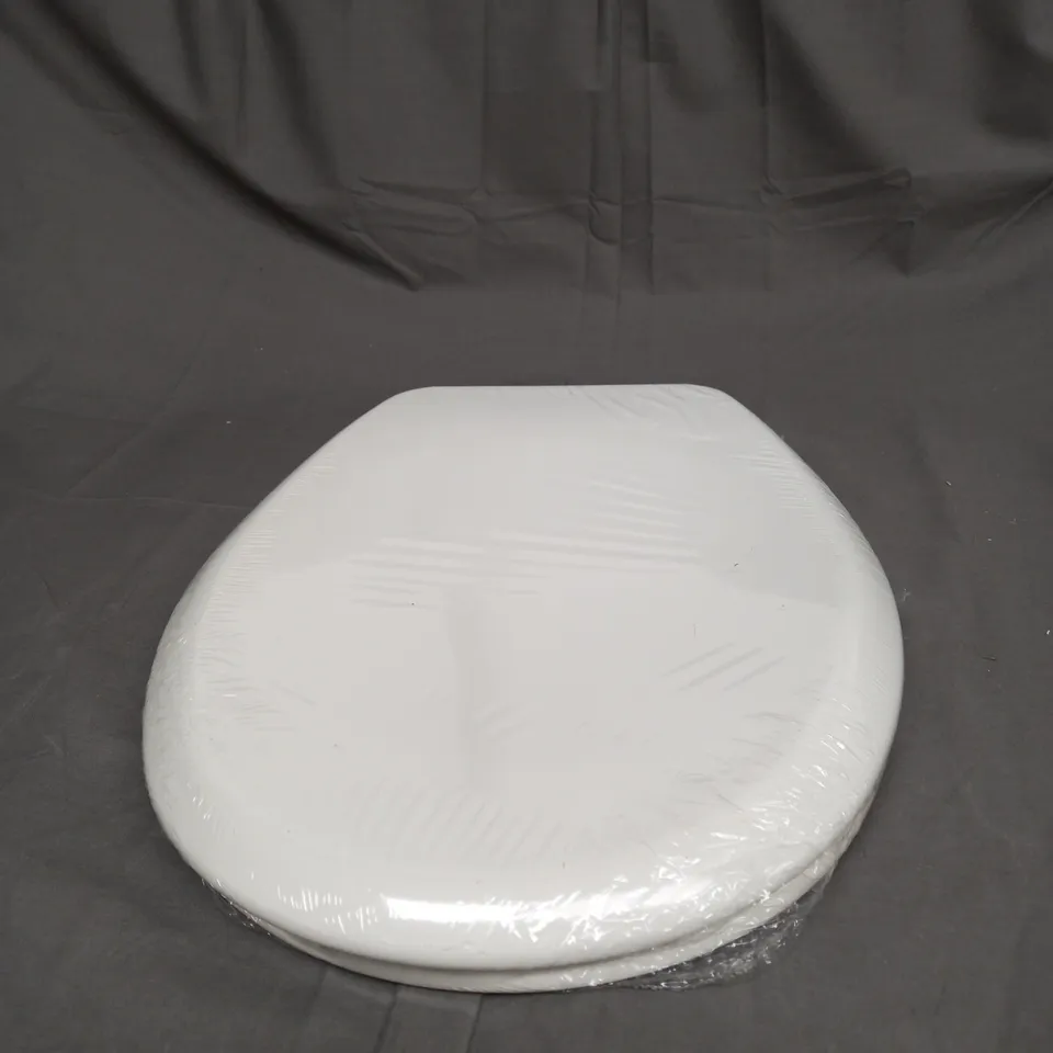 BEMIS MOULDED WOOD TOILET SEAT