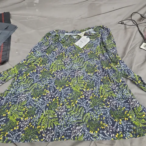 SEASALT CORNWALL WOMEN'S DRESS – ORGANIC COTTON NAVY FLORAL PRINT (UK 12)