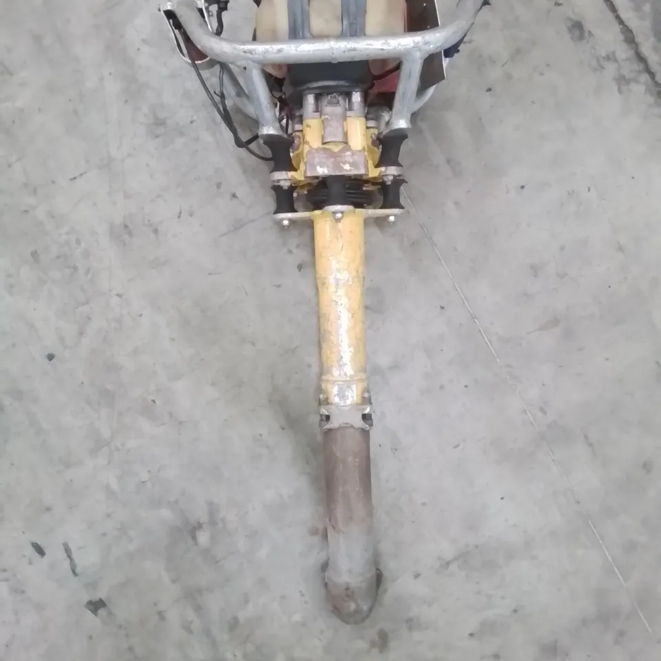 ROBEL 62.05 2 STROKE VERTICAL TAMPER - RAILWAY MAINTENANCE TOOL