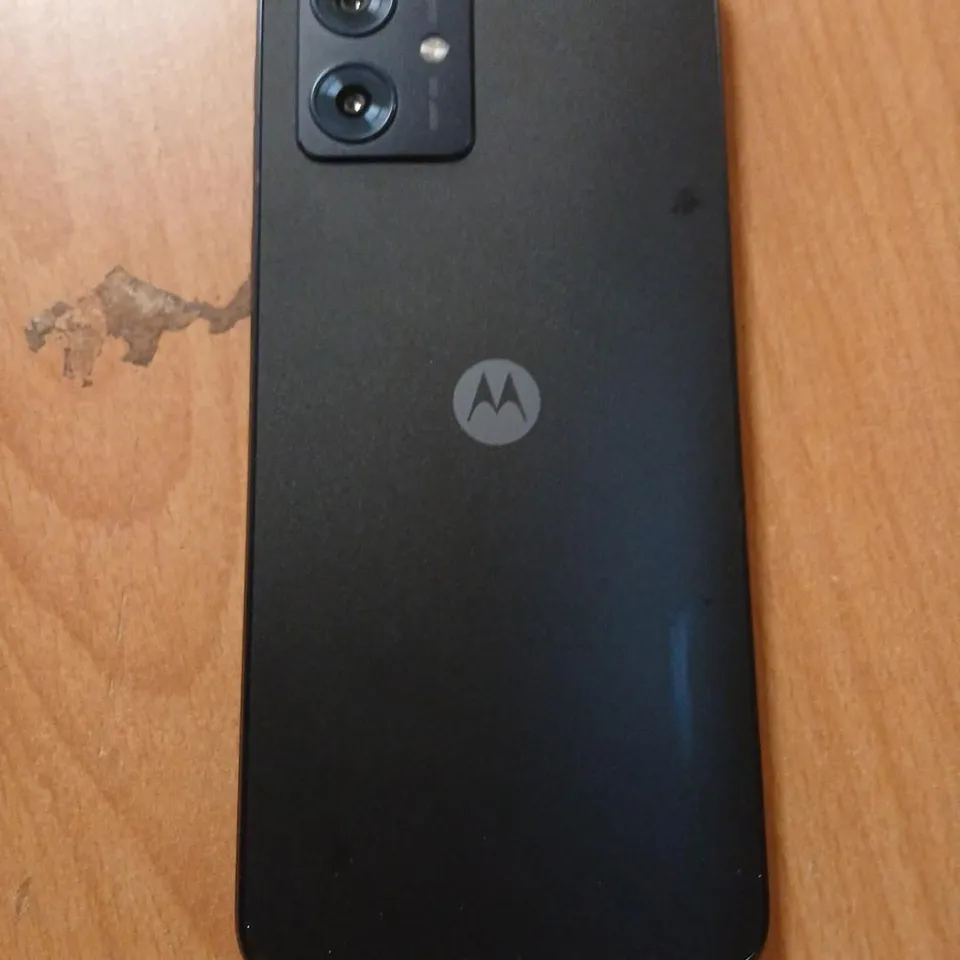 MOTOROLA MOTO G54 5G SMARTPHONE – BLACK (CRACKED FRONT SCREEN)