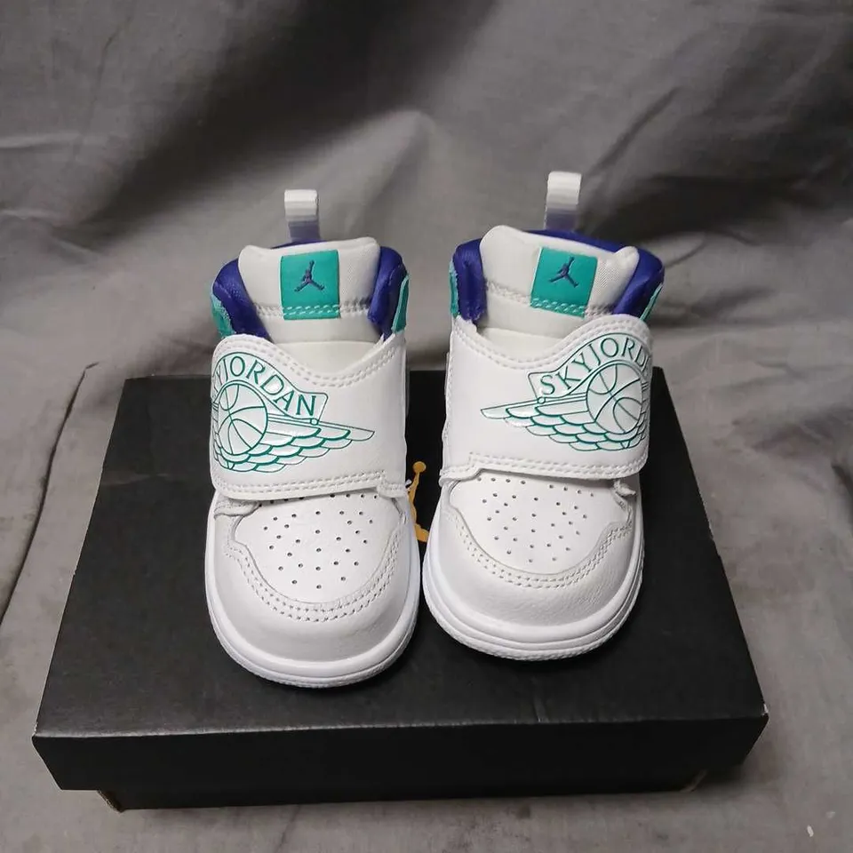 JORDAN SKY JORDAN 1 TD TODDLER SNEAKERS – WHITE/GRAPE ICE/NEW EMERALD SIZE 4.5