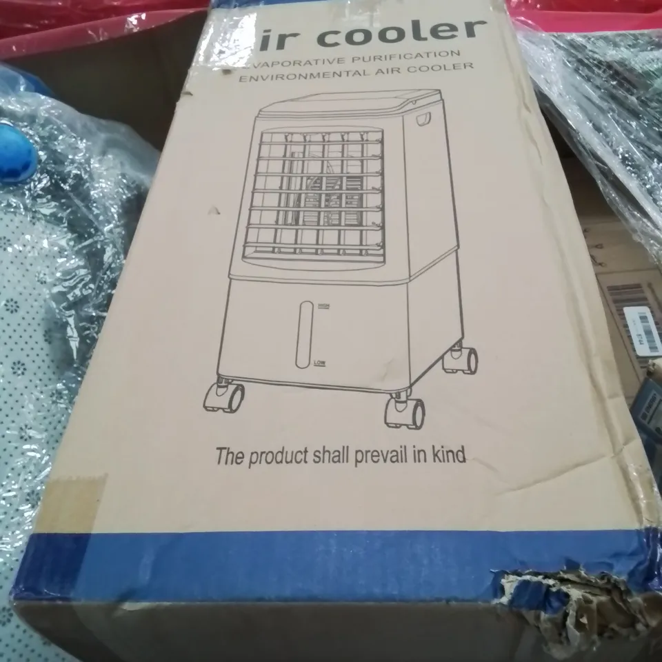 PALLET CONTAINING VARIOUS BOXED ITEMS TO INCLUDE RUSSELL HOBBS STEAM MOP, LED BATTEN LIGHT, AIR COOLER ETC.
