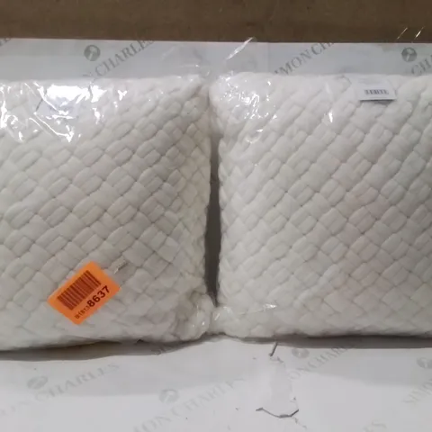 BRAND NEW SEALED SET OF 2 CHUNKY KNIT CUSHION FILLER WHITE