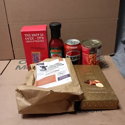 TOTE OF APPROXIMATELY 20 ASSORTED FOOD/DRINK ITEMS TO INCLUDE GALLOWAY SCOTTISH PASTA RIGOATONI, TONYS CHOCOLONELY, TESCO BAKED BEANS, PEPSI MAX TROPICAL ETD