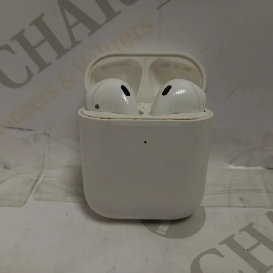 APPLE AIRPODS