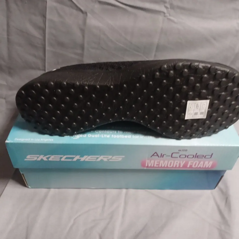 BOXED PAIR OF SKECHERS WOMEN’S SLIP-ON SHOES – BLACK, AIR-COOLED MEMORY FOAM - UK SIZE 8