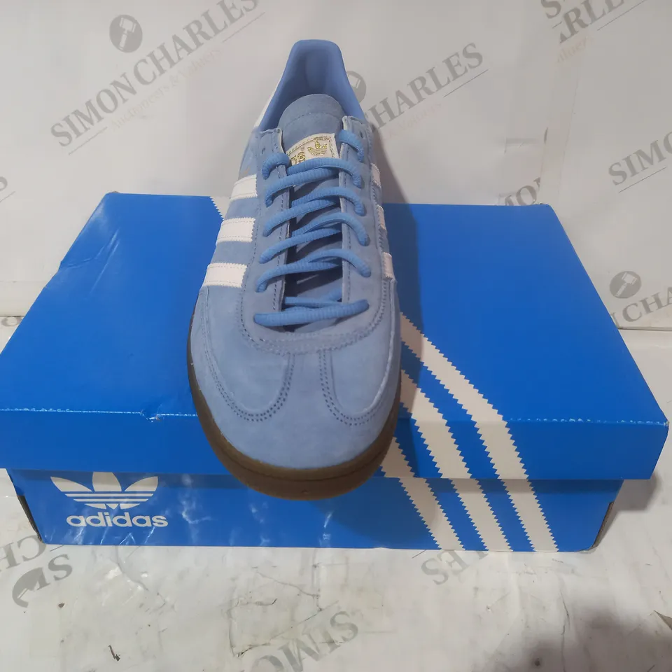 BOXED PAIR OF ADIDAS HANDBALL SPEZIAL TRAINERS IN LIGHT BLUE UK SIZE 10