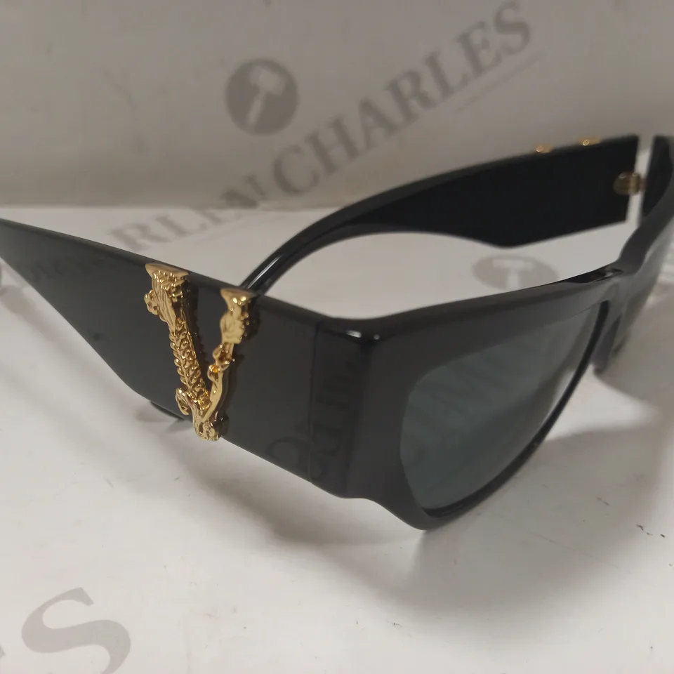 VERSACE CAT EYE SUNGLASSES IN BLACK RRP £194