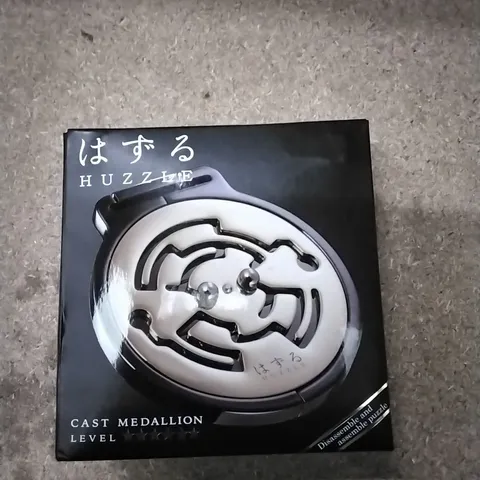 BOXED HANAYAMA CAST MEDALLION HUZZLE 