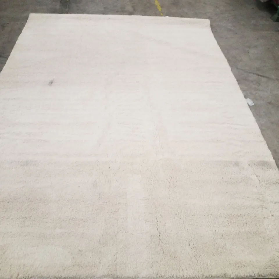 QUALITY DESIGNER AREA RUG - APPROXIMATELY 280X200CM