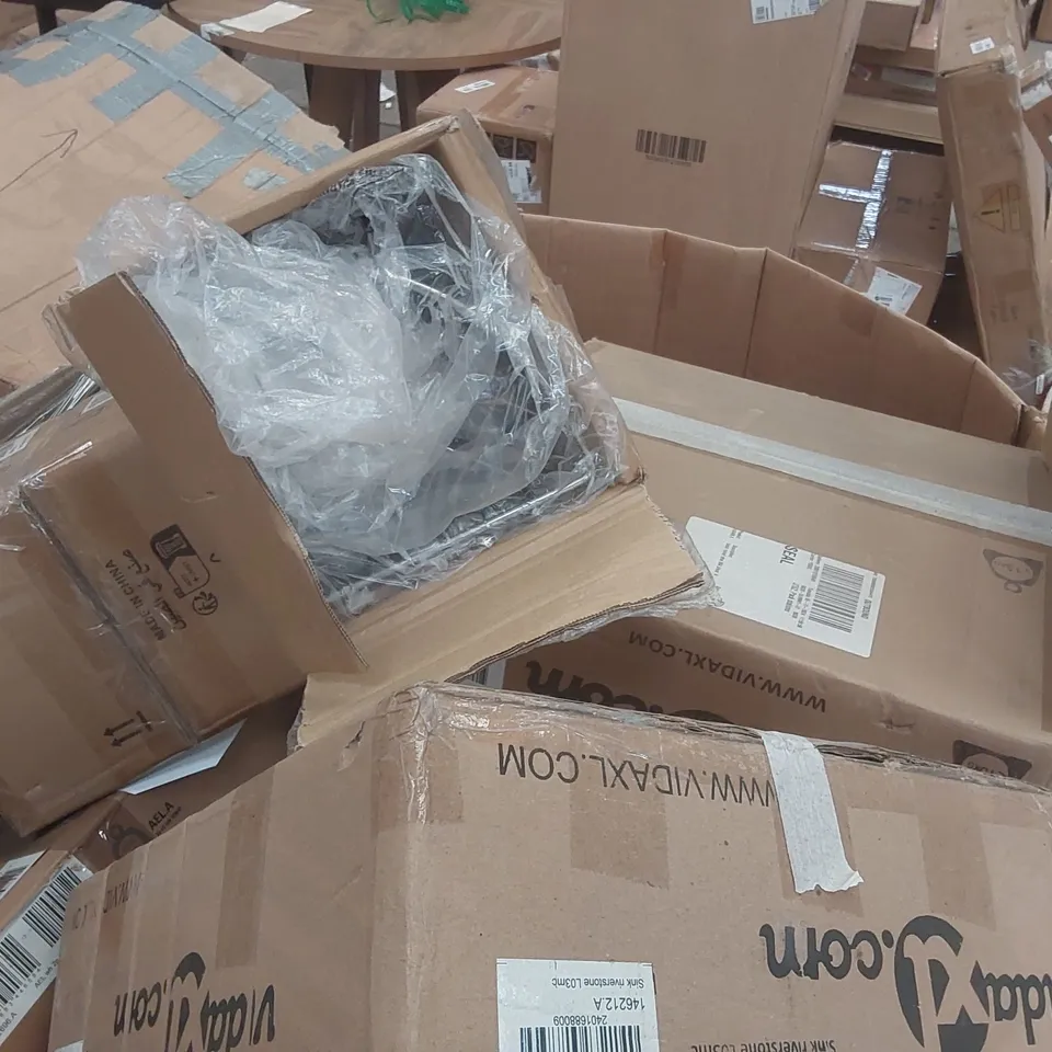 PALLET CONTAINING A LARGE QUANTITY OF ASSORTED VIDAXL FURNITURE ITEMS ECT