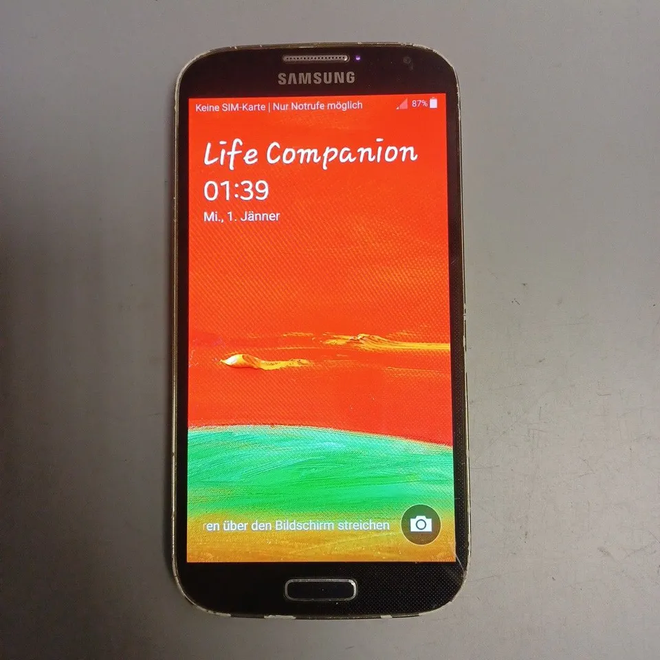 SAMSUNG GALAXY S4 SMARTPHONE