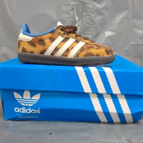 BOXED PAIR OF ADIDAS KID'S SAMBA OG SHOES IN LEOPARD PRINT SIZE UK 5.5