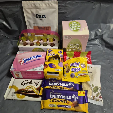 APPROXIMATELY 15 ASSORTED FOOD AND DRINK PRODUCTS TO INCLUDE - BIRD & BLEND MATCHA INFUSED EASTER EGG - SWEET N LOW ZERO CALORE SWEETNER - PACT COFFEE - ETC - COLLECTION ONLY