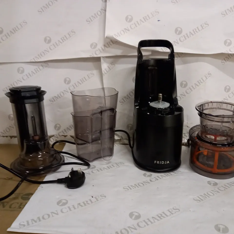 FRIDJA MASTICATING JUICER - BLACK (F1900)
